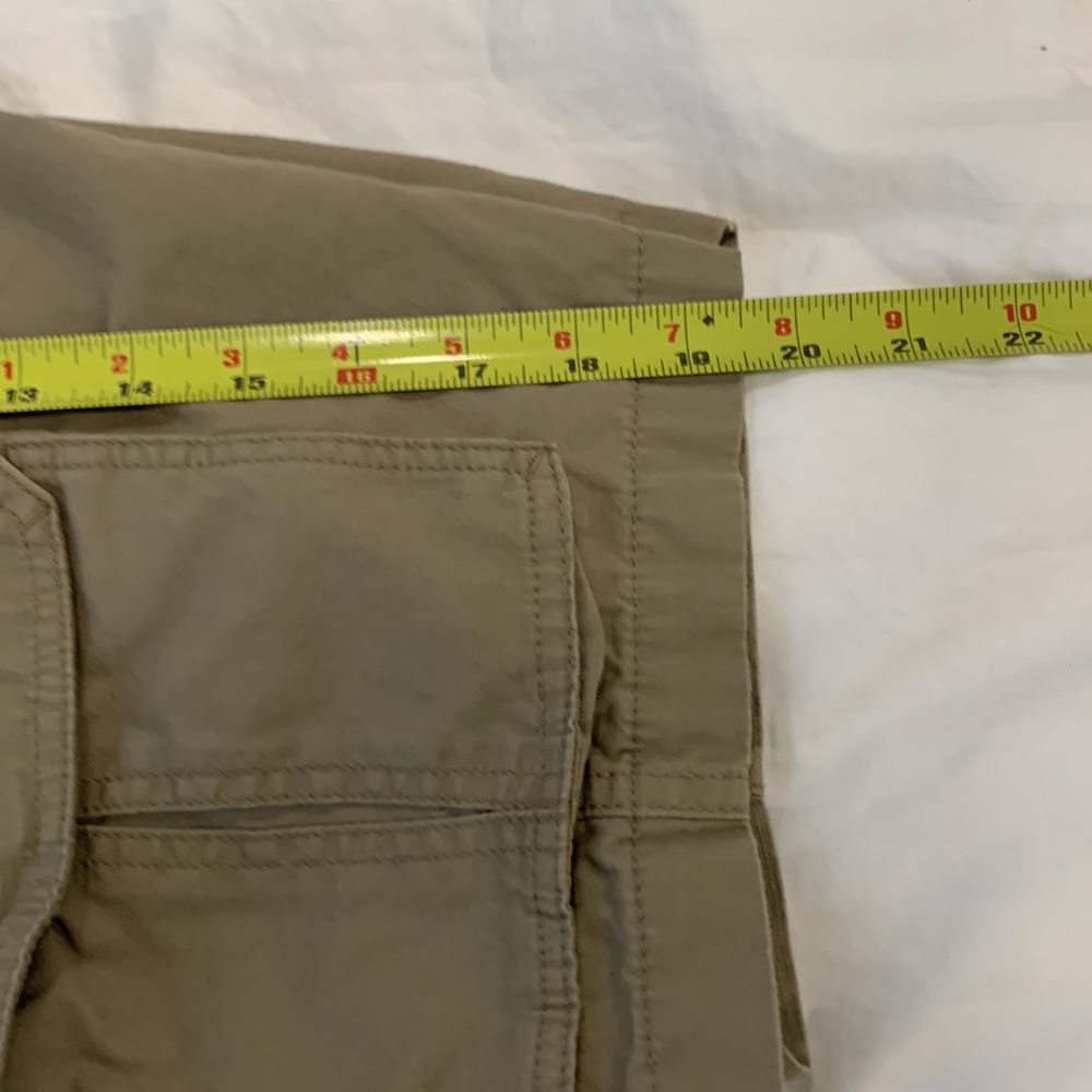 Magellan Khaki Cargo Shorts Size‎ 32 - Picture 3 of 10